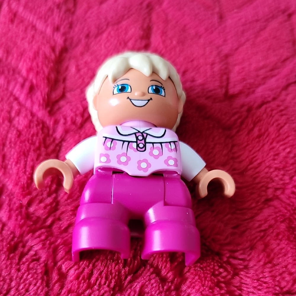 1x LEGO Duplo Figurine Child Girl Magenta Flowers Braids Eyes Blue